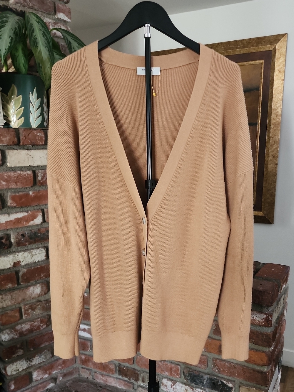 Babaton Camel Cardigan Minimalist Chic Cozy Soft Academia Neutral Lay